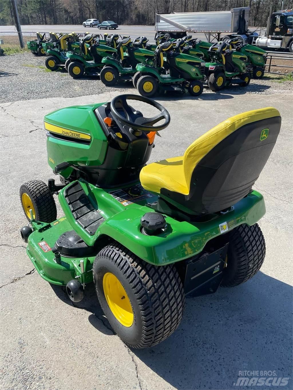 John Deere X380 小型拖拉机