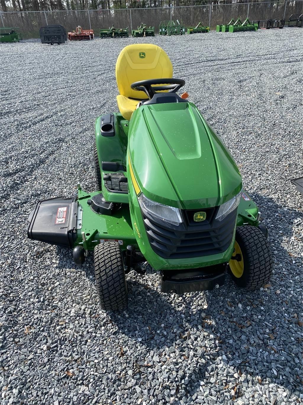John Deere X380 小型拖拉机