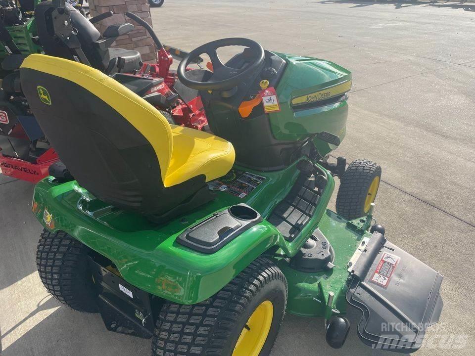 John Deere X380 小型拖拉机