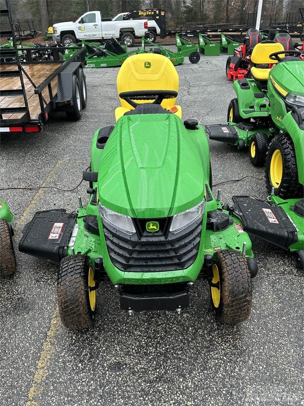 John Deere X390 小型拖拉机