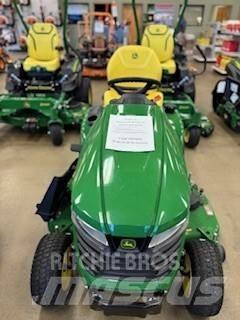 John Deere X390 小型拖拉机