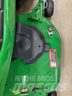 John Deere X390 小型拖拉机