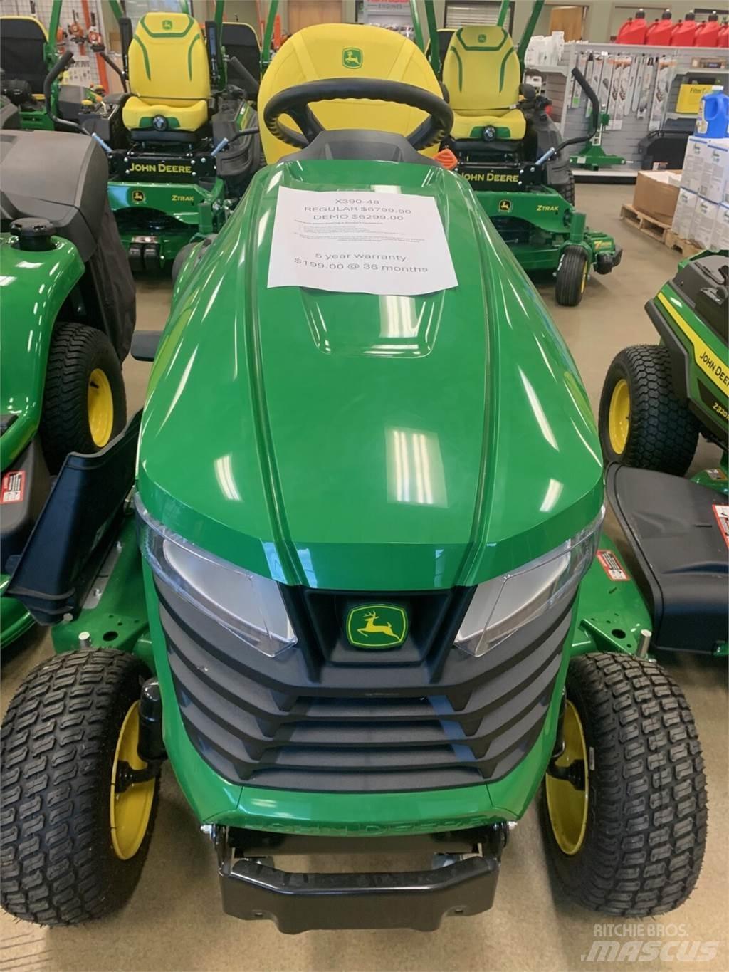 John Deere X390 小型拖拉机