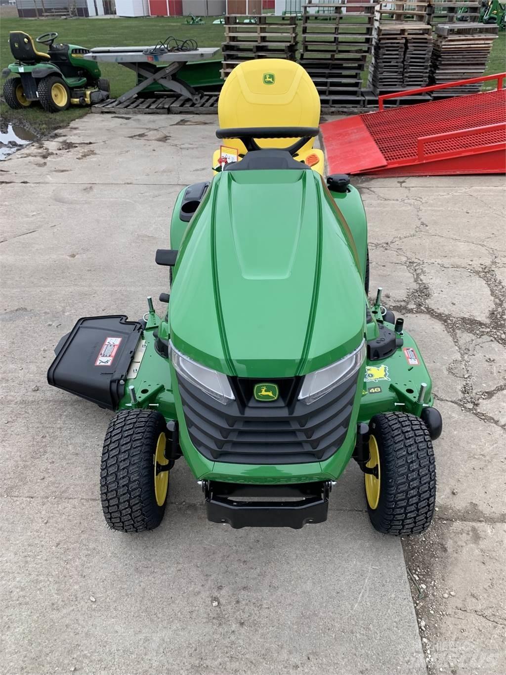 John Deere X390 小型拖拉机
