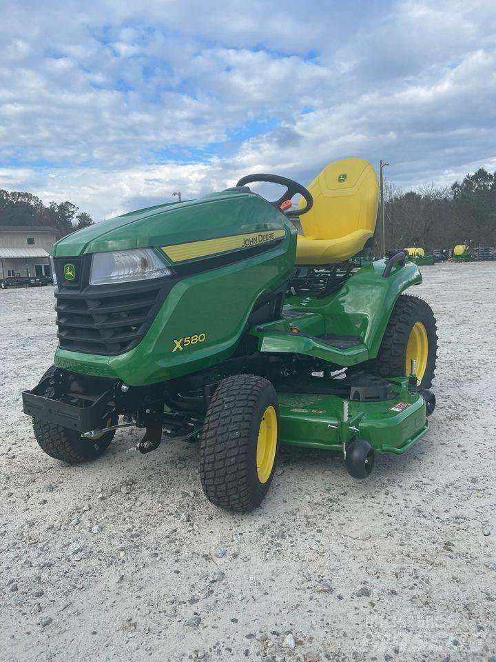 John Deere X580 小型拖拉机