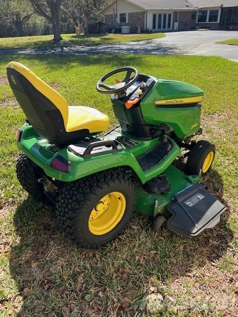 John Deere X580 小型拖拉机