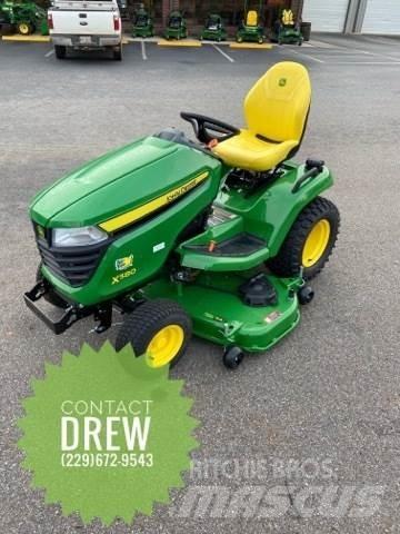 John Deere X580 小型拖拉机