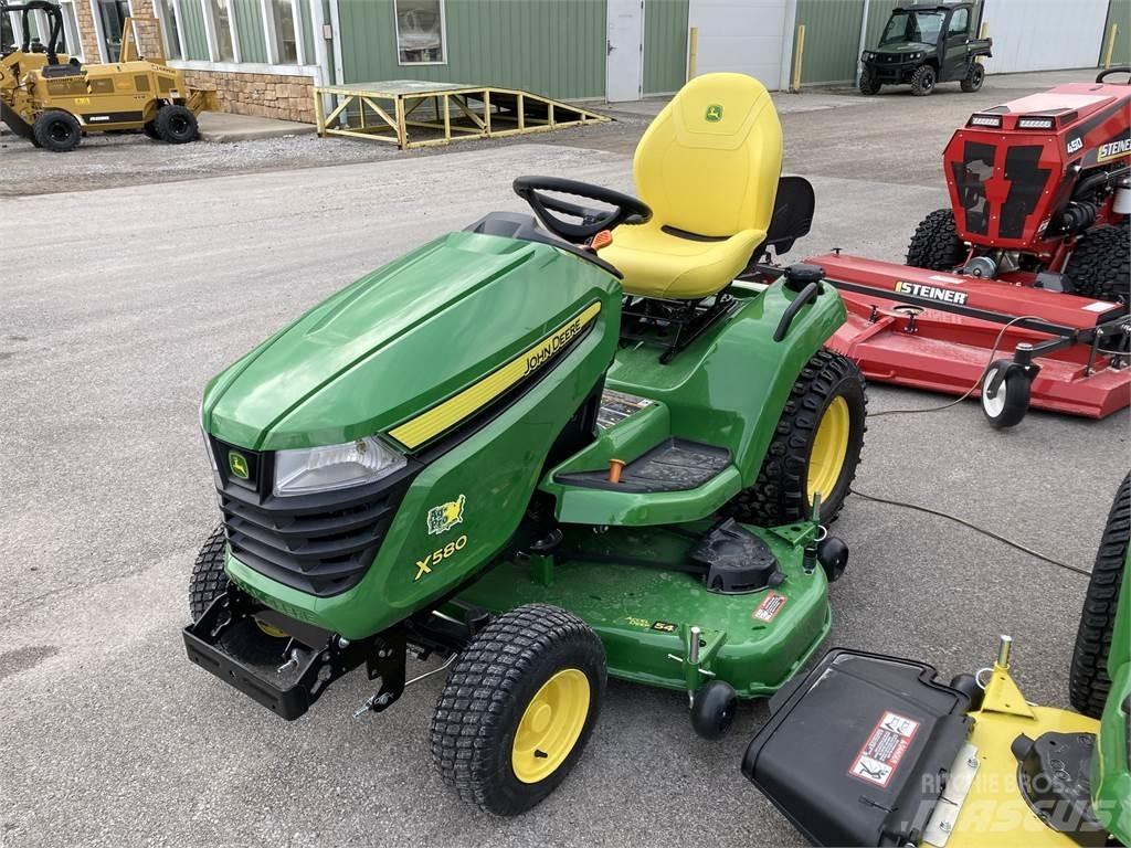 John Deere X580 小型拖拉机