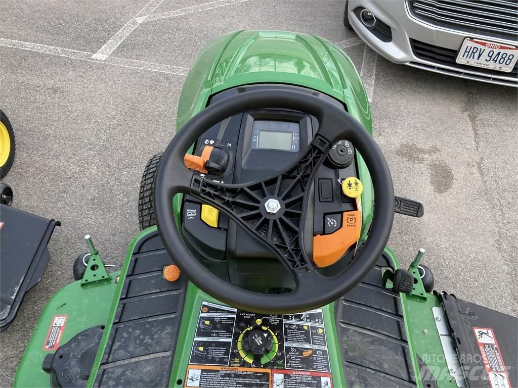 John Deere X580 小型拖拉机