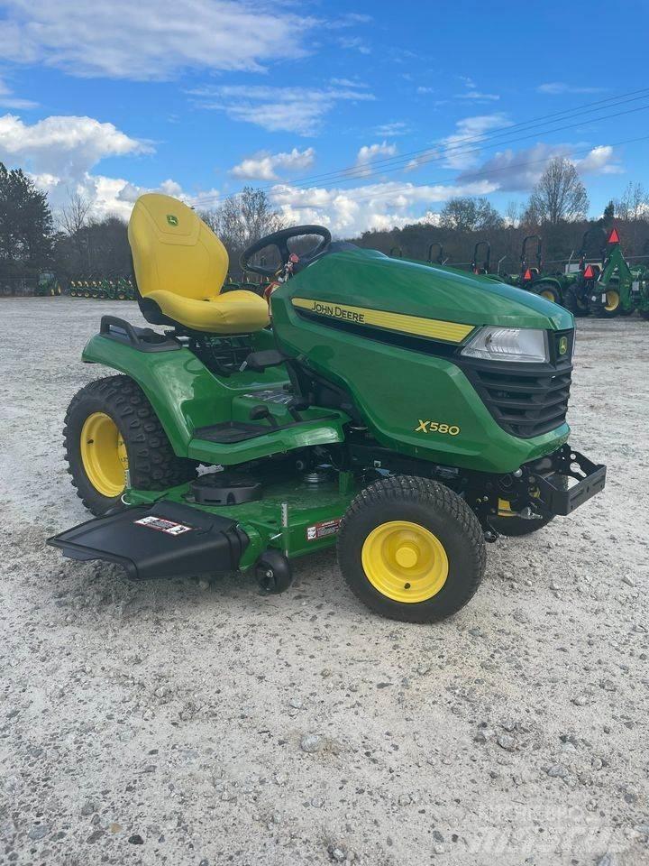 John Deere X580 骑乘式割草机