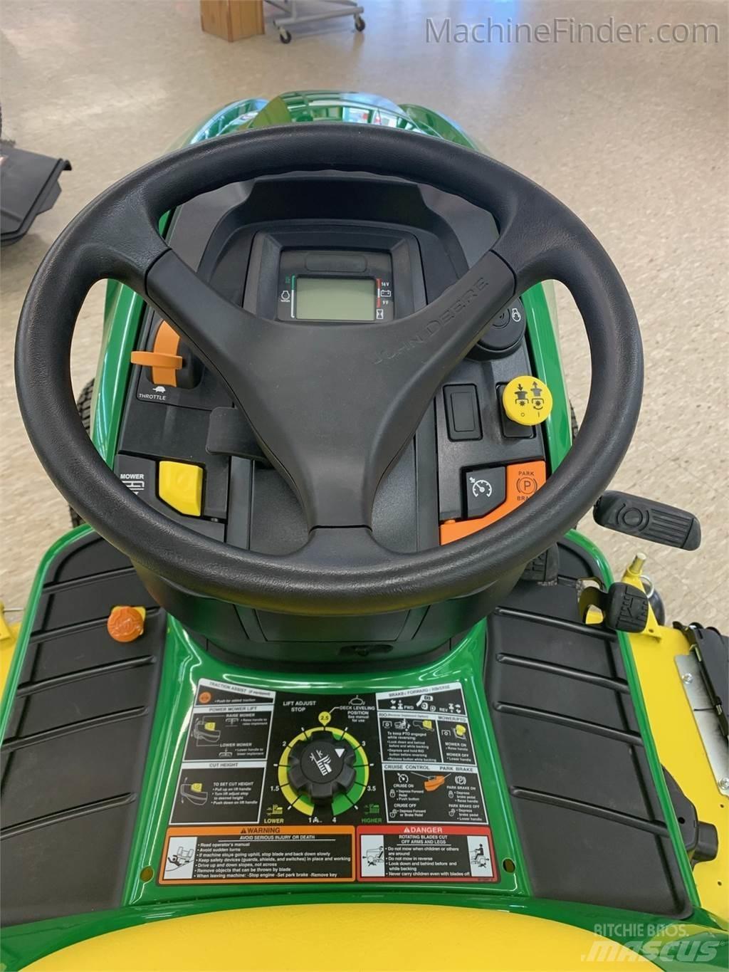 John Deere X590 小型拖拉机