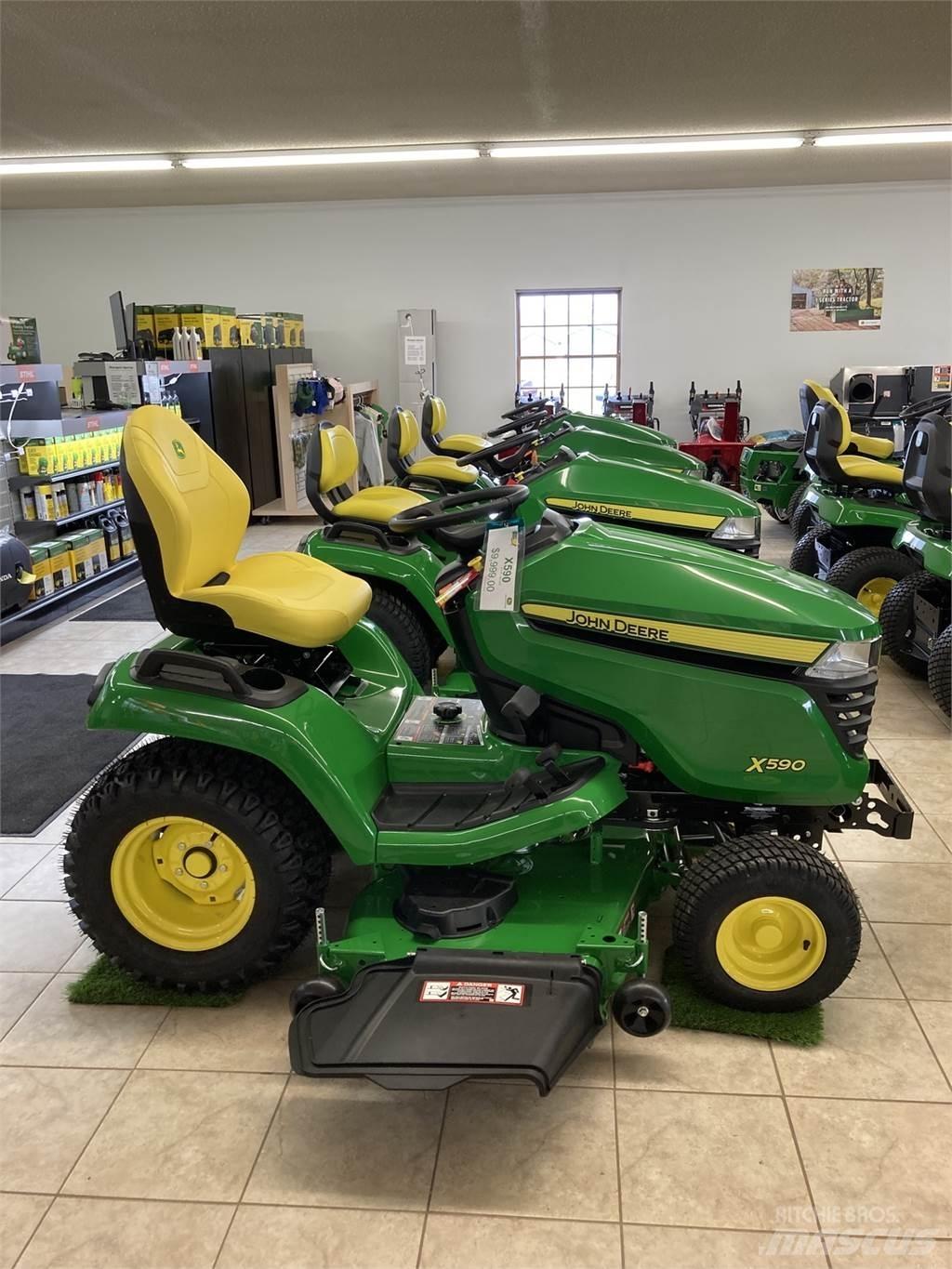 John Deere X590 小型拖拉机