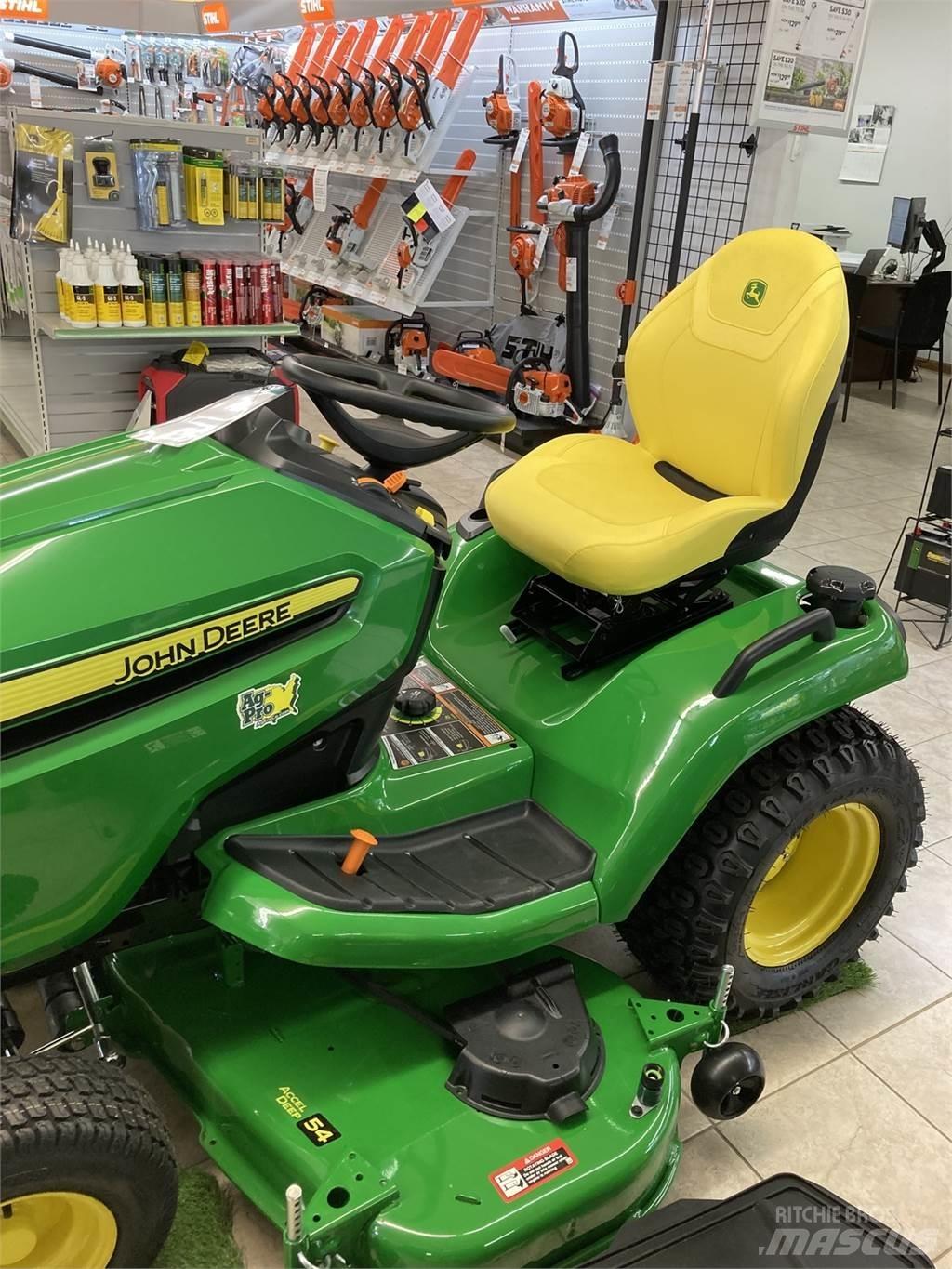 John Deere X590 小型拖拉机