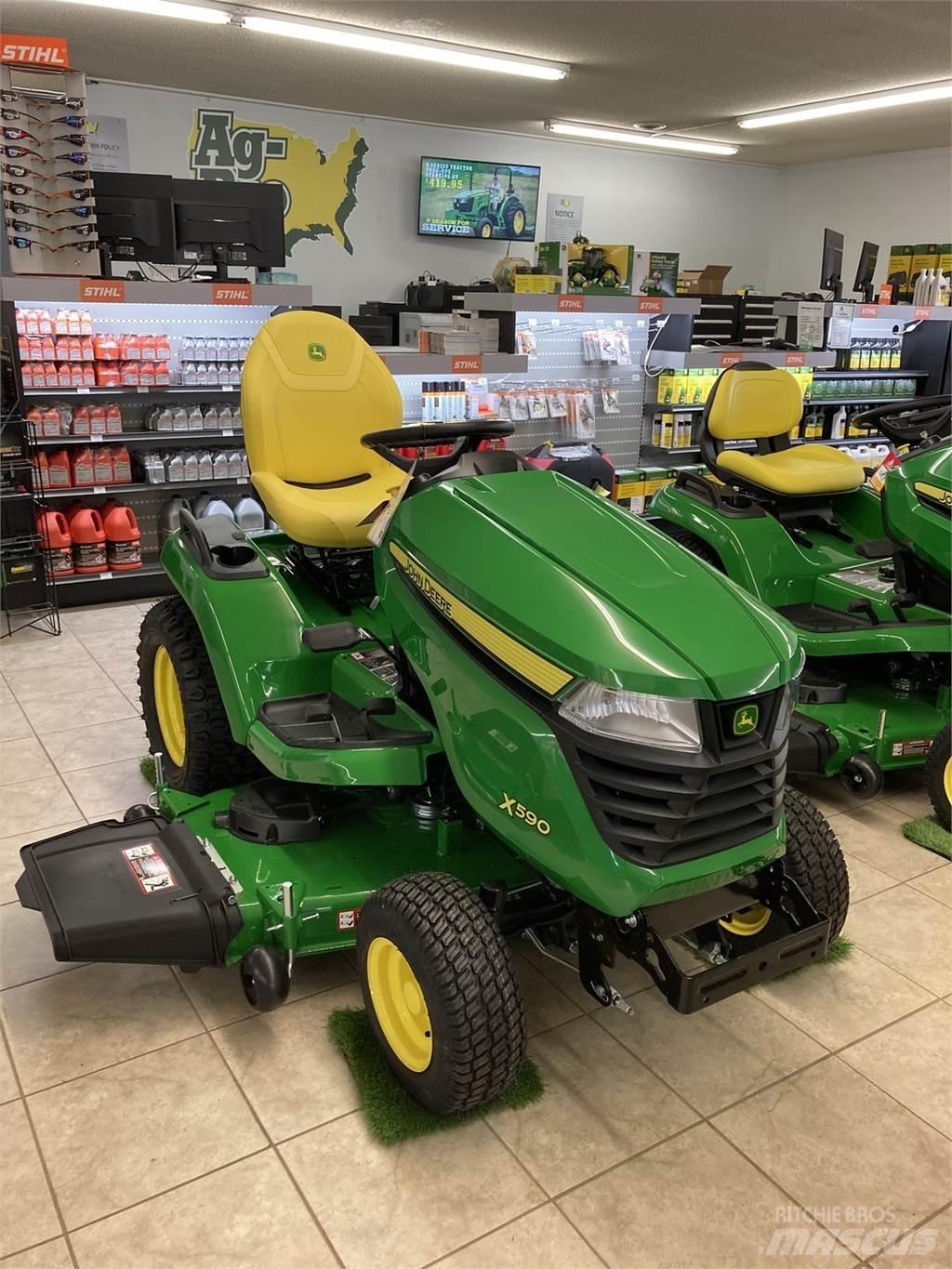 John Deere X590 小型拖拉机