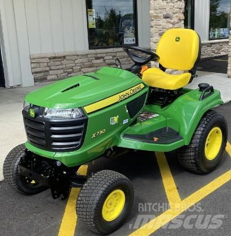 John Deere X730 小型拖拉机