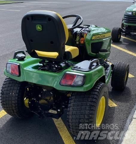 John Deere X730 小型拖拉机