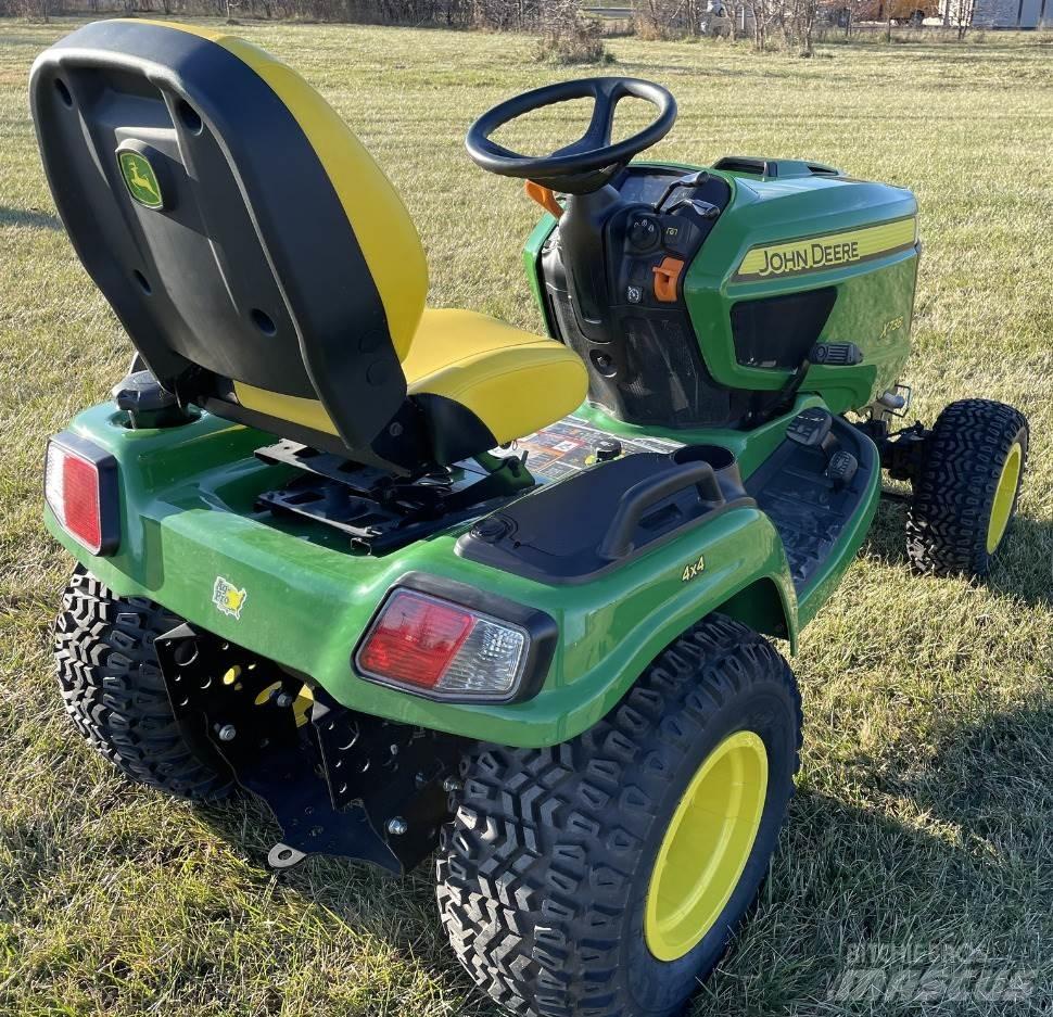 John Deere X738 小型拖拉机