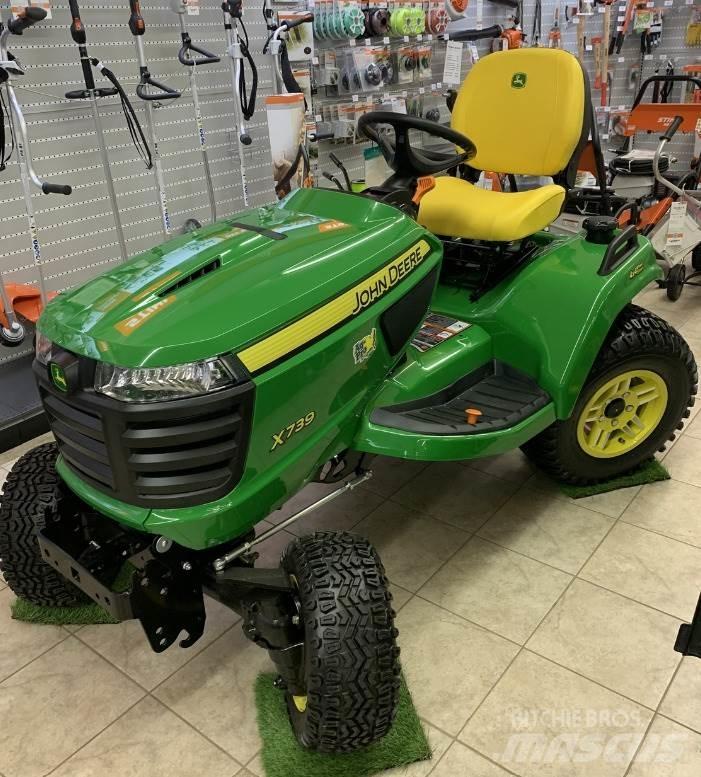 John Deere X739 小型拖拉机