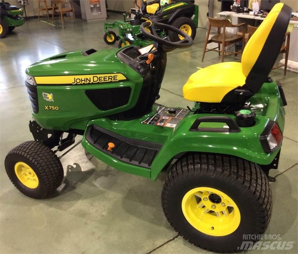 John Deere X750 小型拖拉机