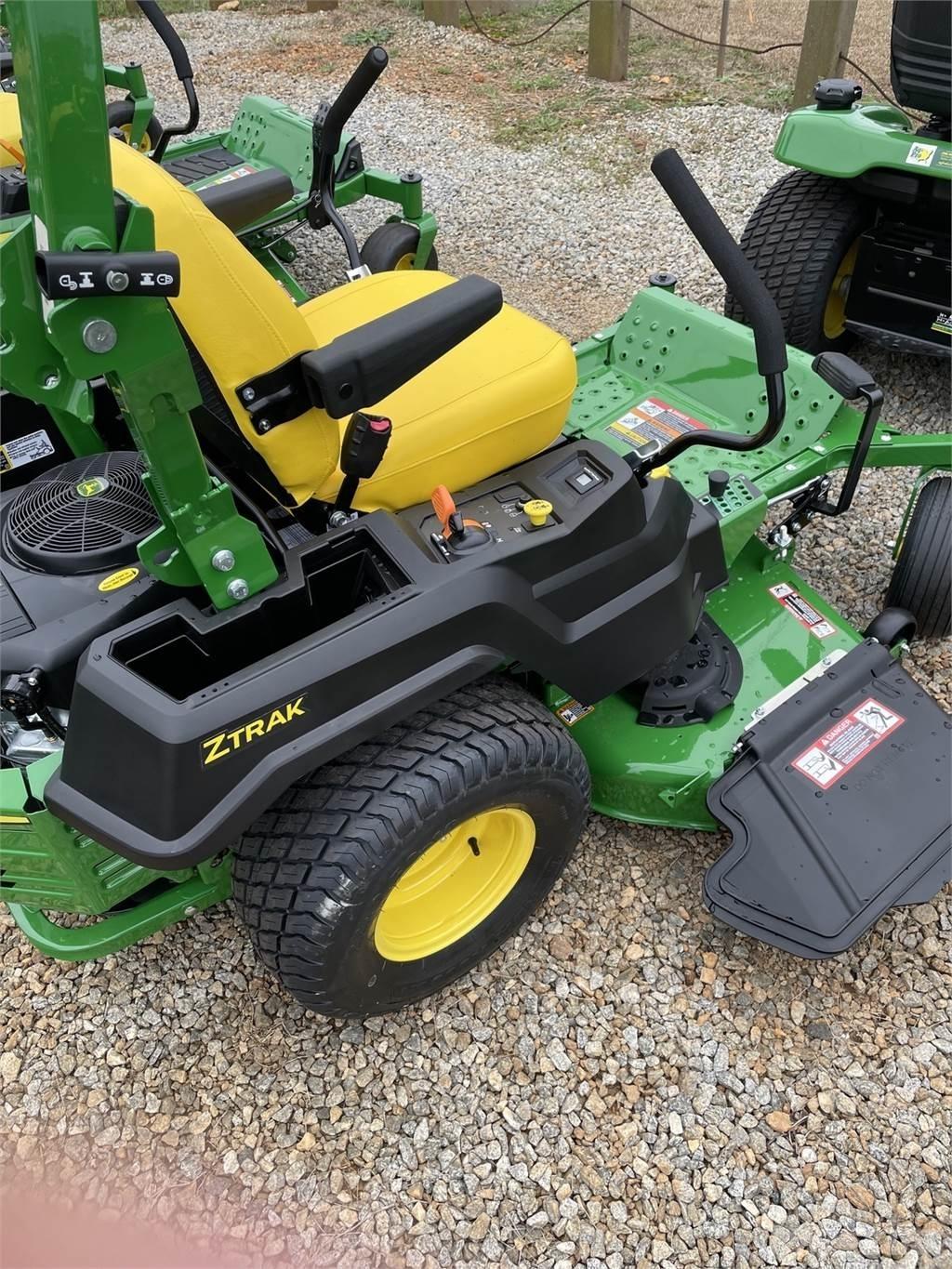 John Deere Z515E 零回转割草机