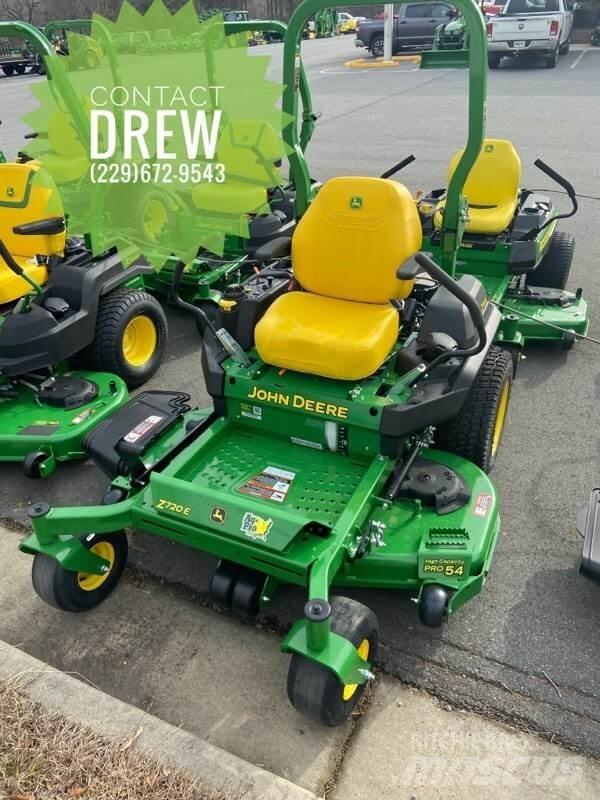 John Deere Z720E 零回转割草机