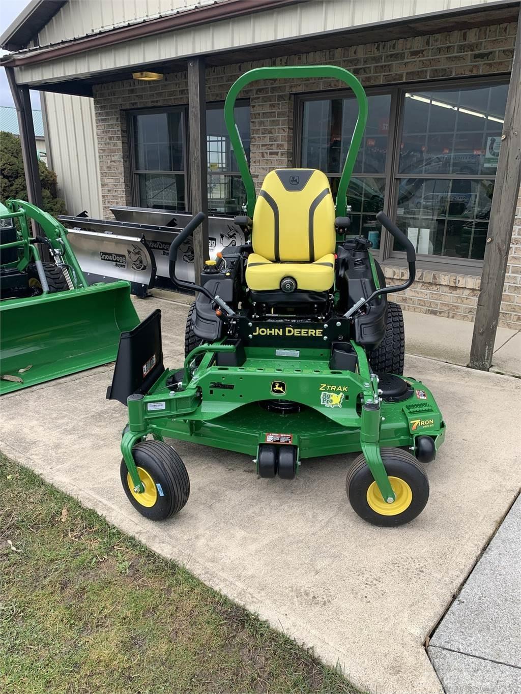 John Deere Z930M 零回转割草机