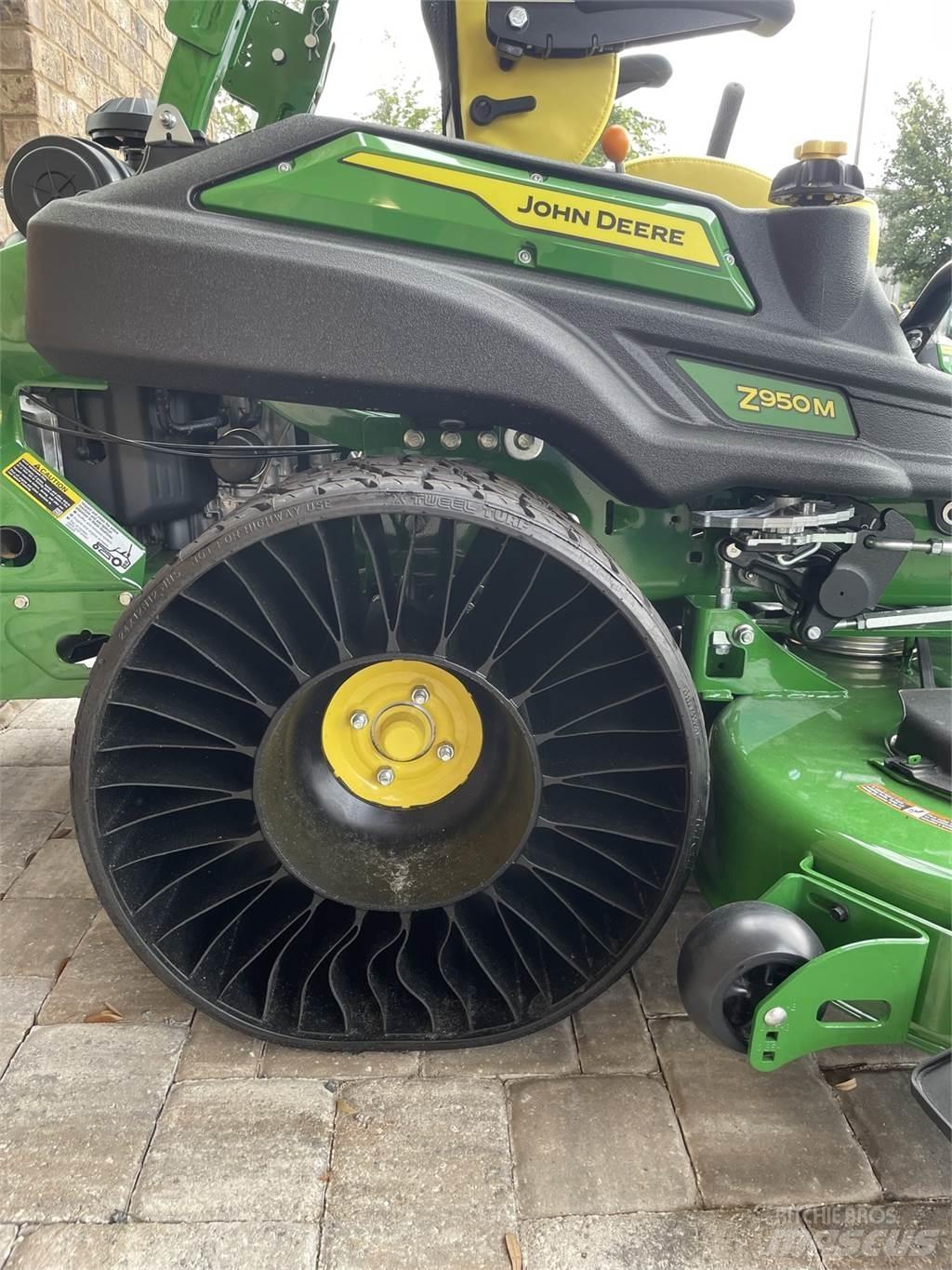 John Deere Z950M 零回转割草机