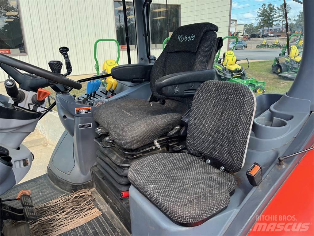 Kubota M7-132 小型拖拉机