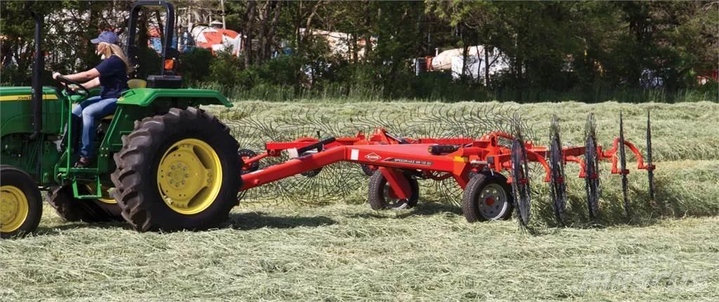 Kuhn SR110 犁耙和摊草机