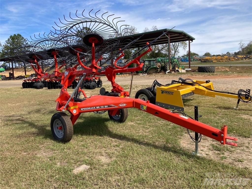Kuhn SR110 犁耙和摊草机