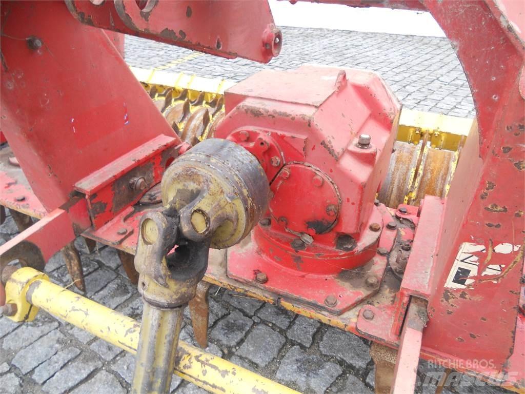 Pöttinger 3000 钉齿耙