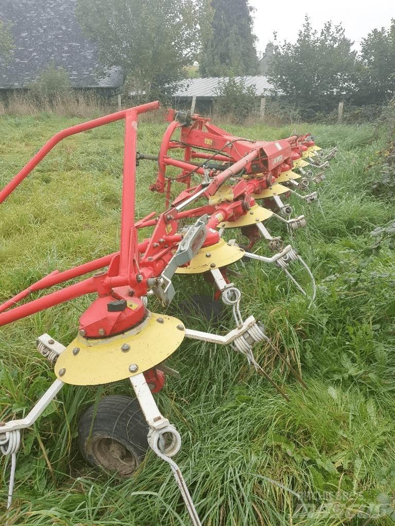 Pöttinger 810N 犁耙和摊草机
