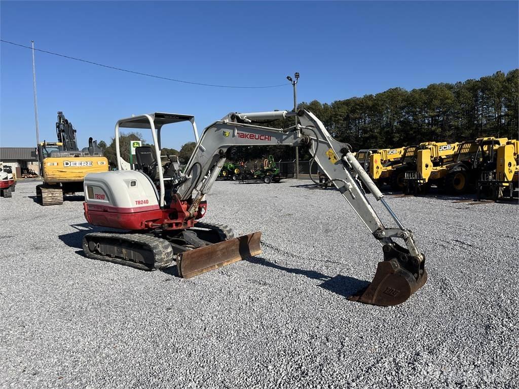 Takeuchi TB240 小型挖掘机