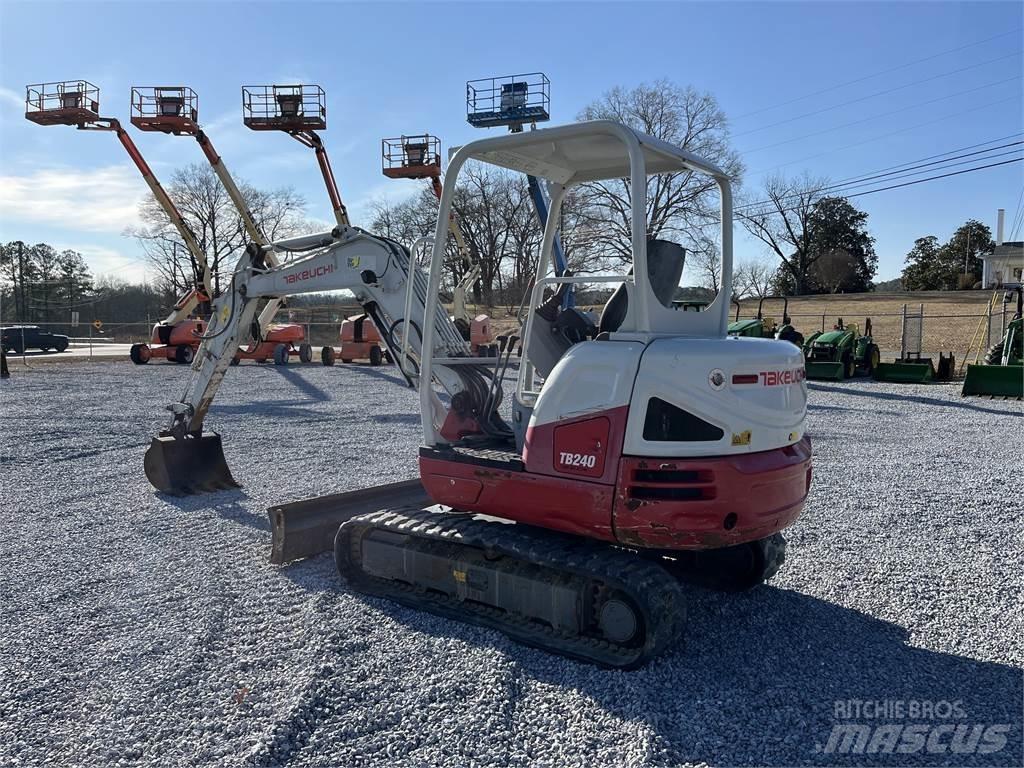 Takeuchi TB240 小型挖掘机