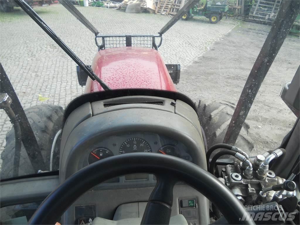 Valtra T121 起重机和装载机