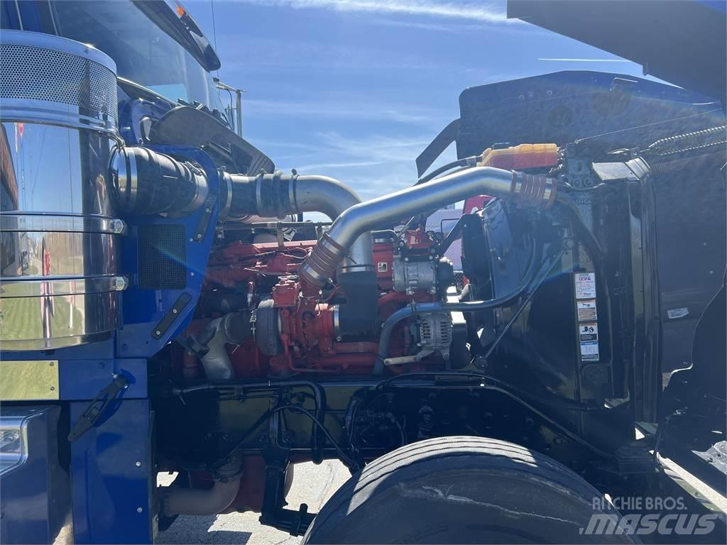 Kenworth W900 牵引车