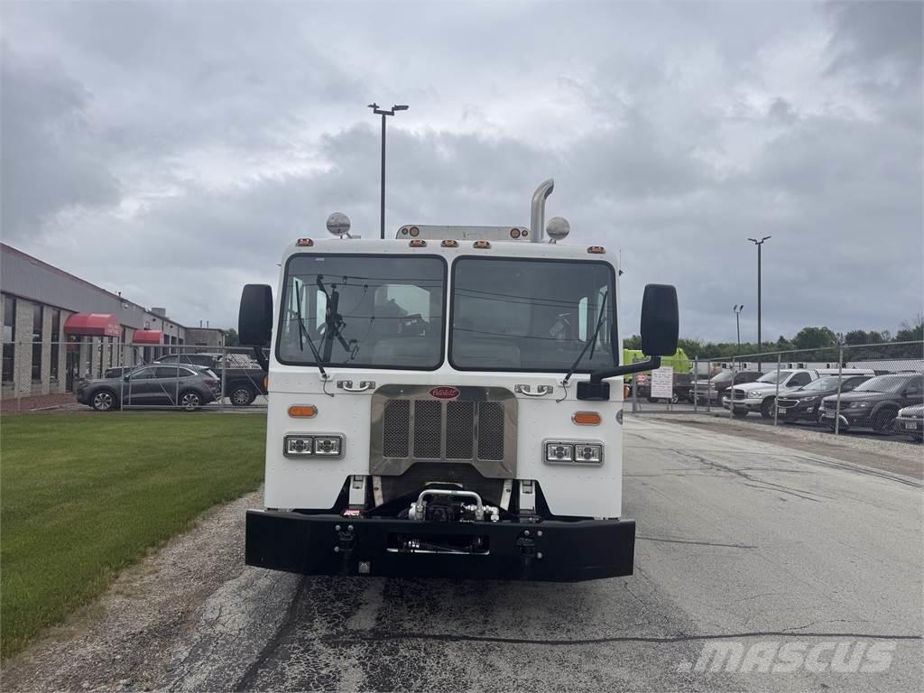 Peterbilt 320 垃圾车