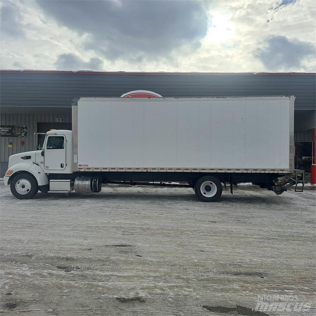 Peterbilt 337 厢式货车