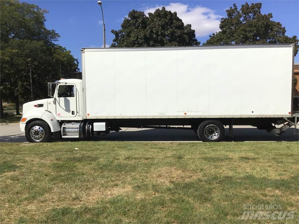 Peterbilt 337 厢式货车