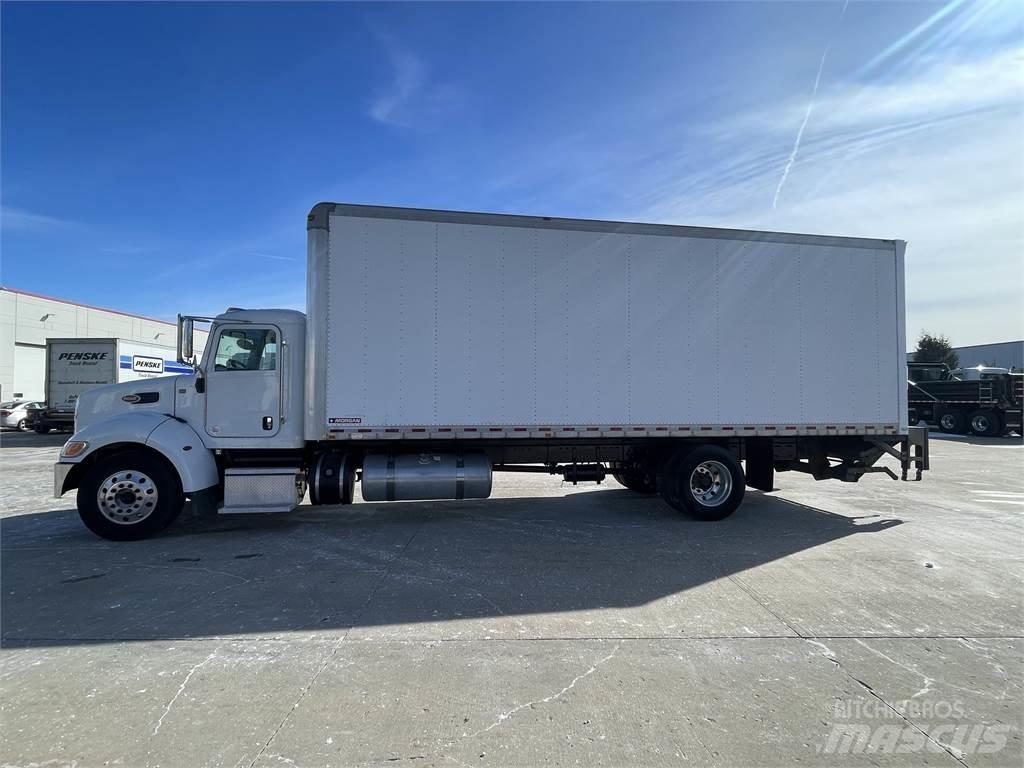 Peterbilt 337 厢式货车