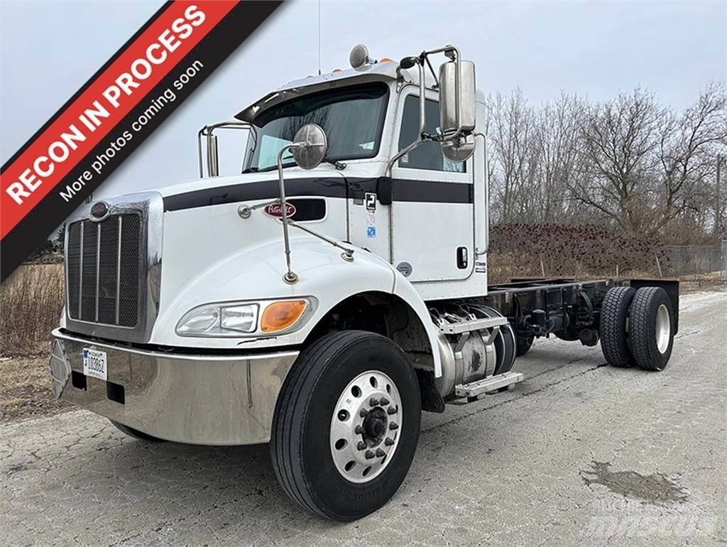 Peterbilt 337 平板车