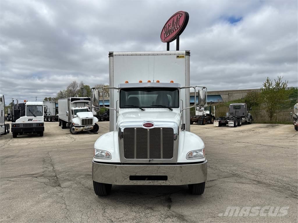 Peterbilt 337 厢式货车