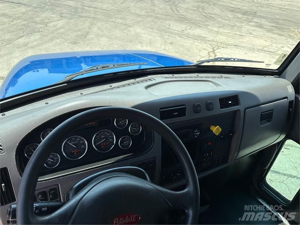 Peterbilt 337 其他货车