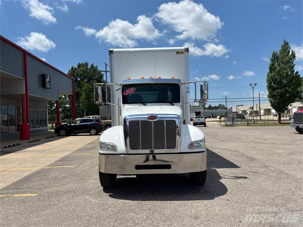 Peterbilt 337 厢式货车