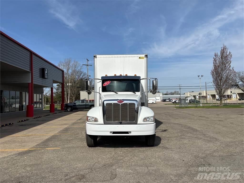 Peterbilt 337 厢式货车