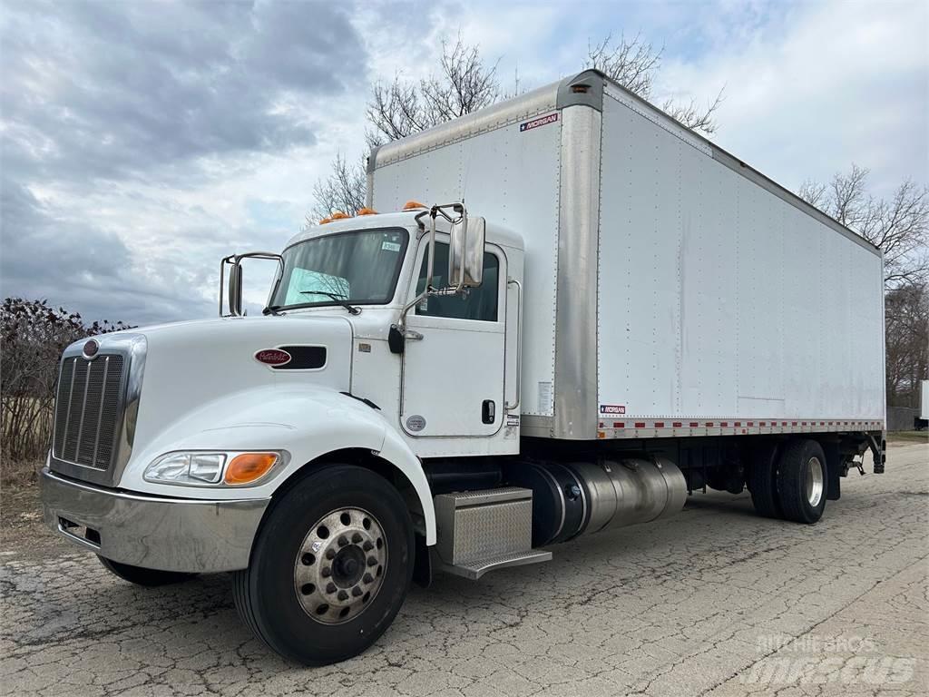 Peterbilt 337 厢式货车