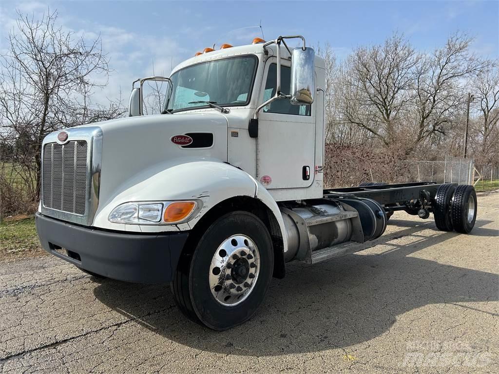 Peterbilt 337 平板车