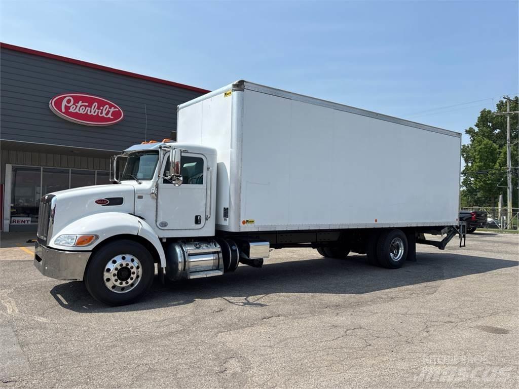 Peterbilt 337 厢式货车