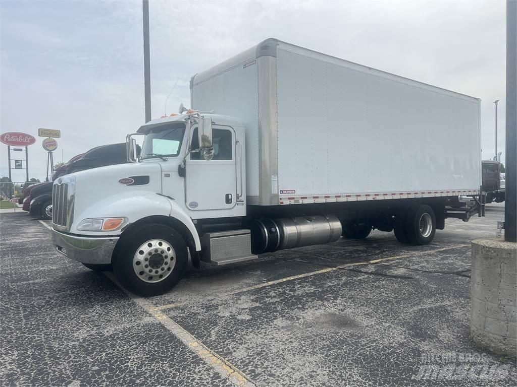 Peterbilt 337 厢式货车