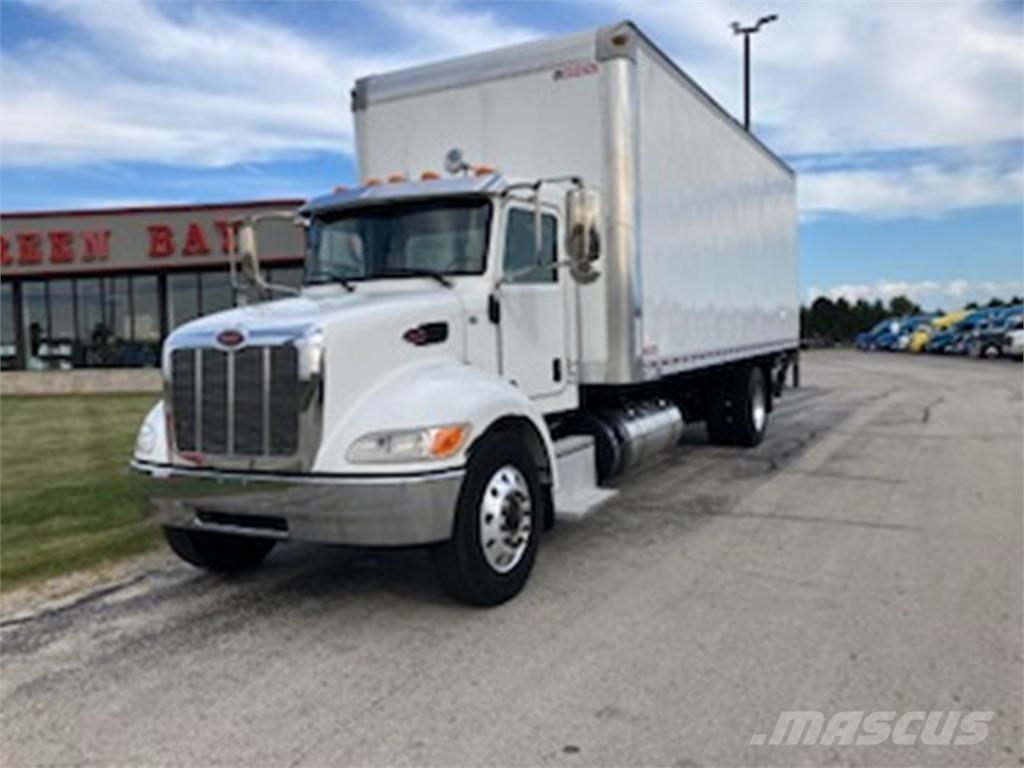 Peterbilt 337 厢式货车